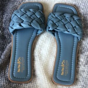 COACH AND FOUR SLIP ONS